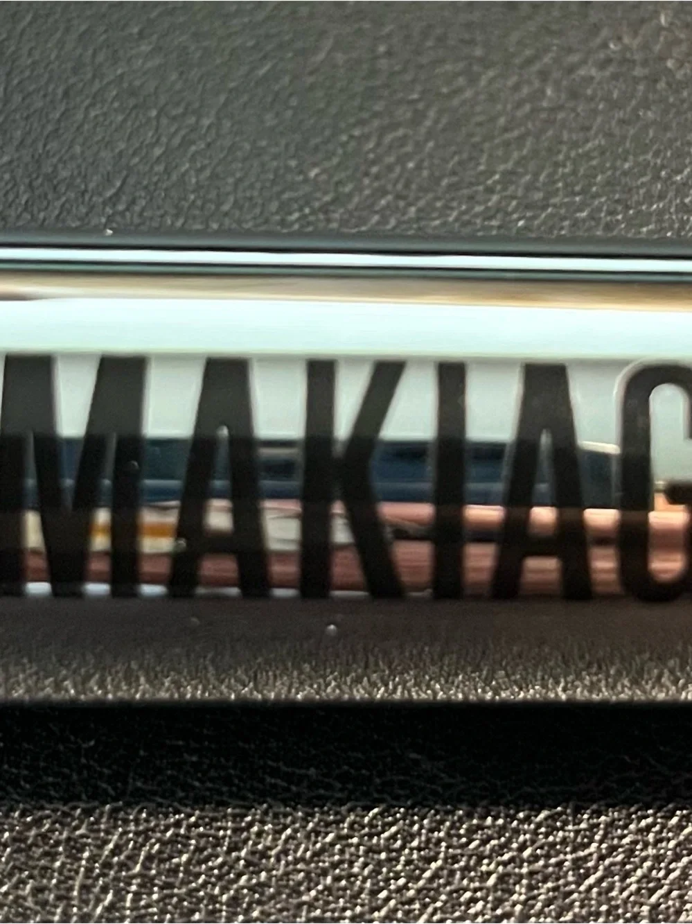 IL Makiage Multi-Use Perfecting Concealer
